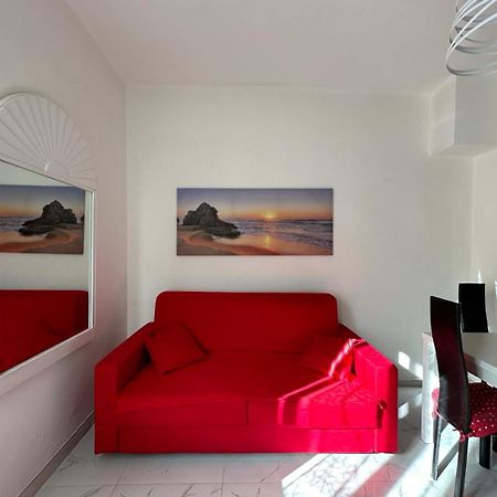 Wh - Dolce Vita - Bilocale - 5 Minuti Dal Centro - Parcheggio Gratuito - Wifi Sanremo Ngoại thất bức ảnh